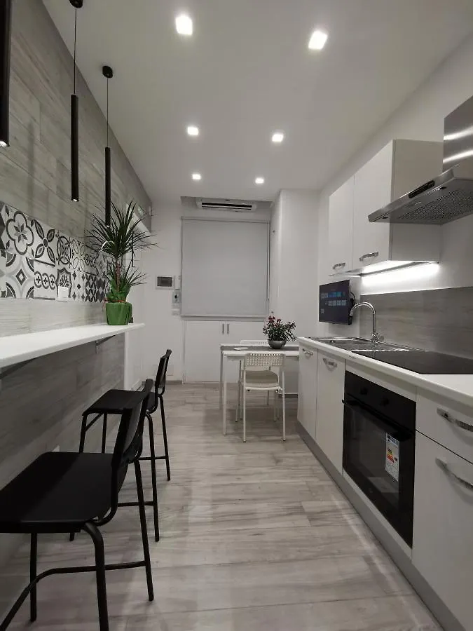 Trinity Apartment Κατάνια