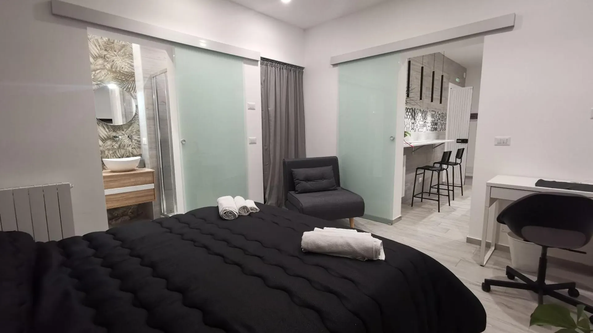 Trinity Apartment Κατάνια 0*,  Ιταλία